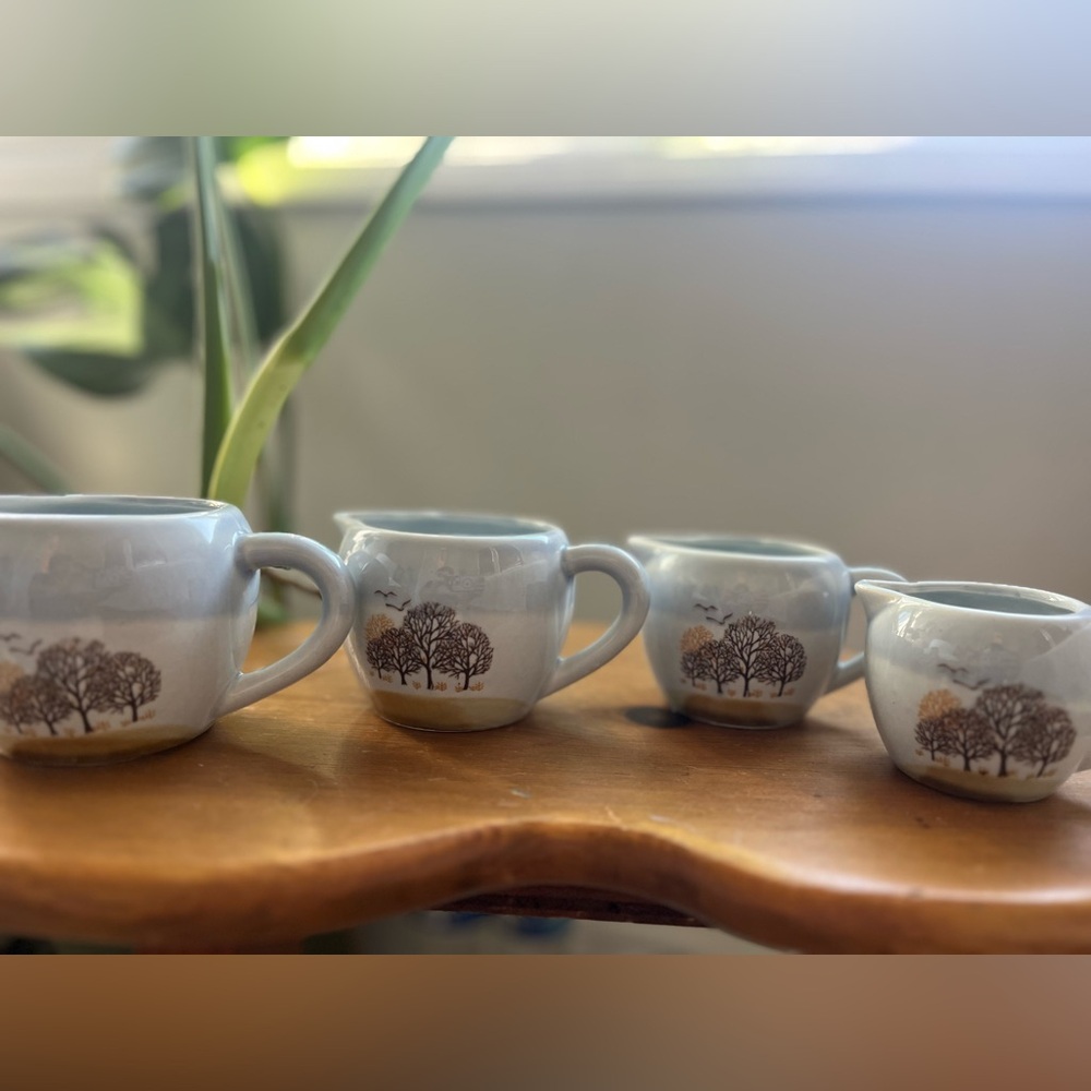 Spouted Measuring Cup Set Of 4 MADE IN TAIWAN Trees Birds Retro Vintage Crazing